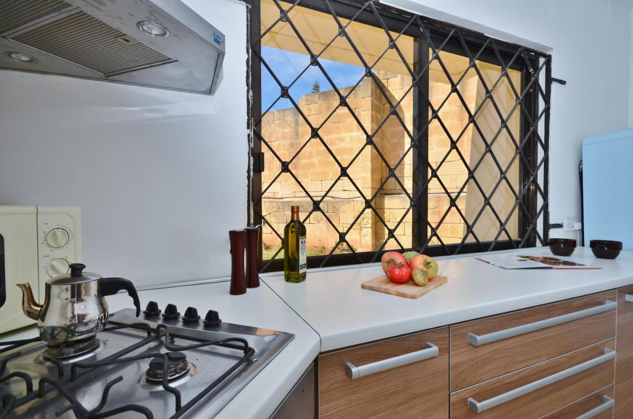 Light And Bright St Julians Central 1 Appartement San Ġiljan Buitenkant foto